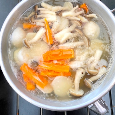 再現レシピ!アニメゆるキャン△の「とろ〜り温まる!野菜と納豆の味噌汁」