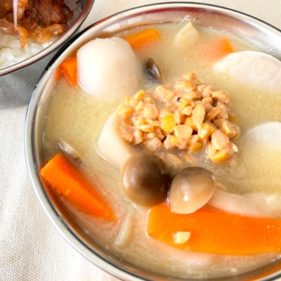 再現レシピ!アニメゆるキャン△の「とろ〜り温まる!野菜と納豆の味噌汁」