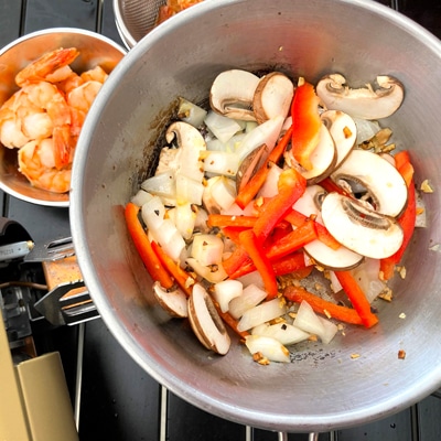 再現レシピ!アニメゆるキャン△の「えび香る!エビとトマトのリゾット」