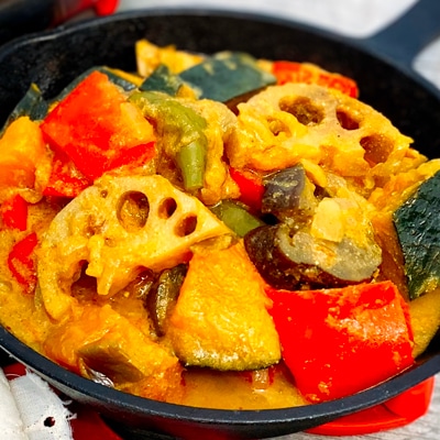 お酒のシメに！一日分の野菜がとれるインドカレー