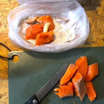 特製タルタルソースで食べる!スパイシーサーモンフライ