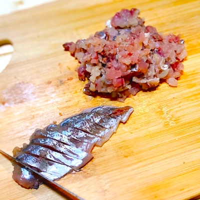 お酒のシメにだし汁が染み渡る!あじのなめろう茶漬け