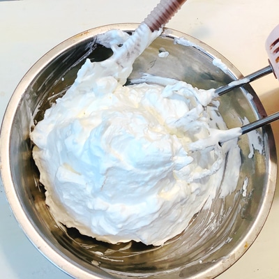 濃厚な果実たっぷり！ダークチェリーのミルフィーユ