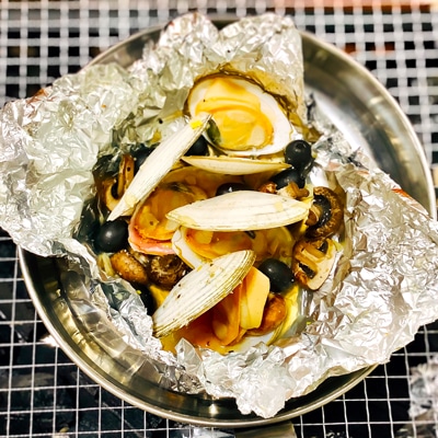 ジューシーさに悶絶!白貝のホイル焼き