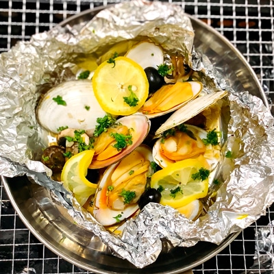 ジューシーさに悶絶!白貝のホイル焼き