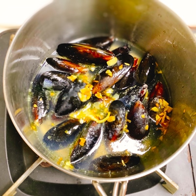 シンプルが1番旨い！ムール貝のワイン蒸し