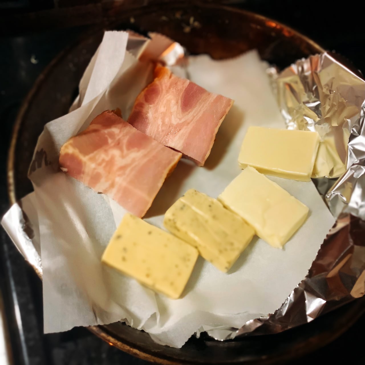 ベーコンとチーズの燻製